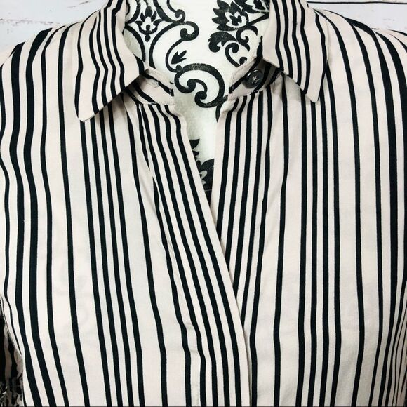 Halston Heritage Smocked Detail Bell Sleeve Striped Button Up Blouse Top XS - Picture 6 of 14